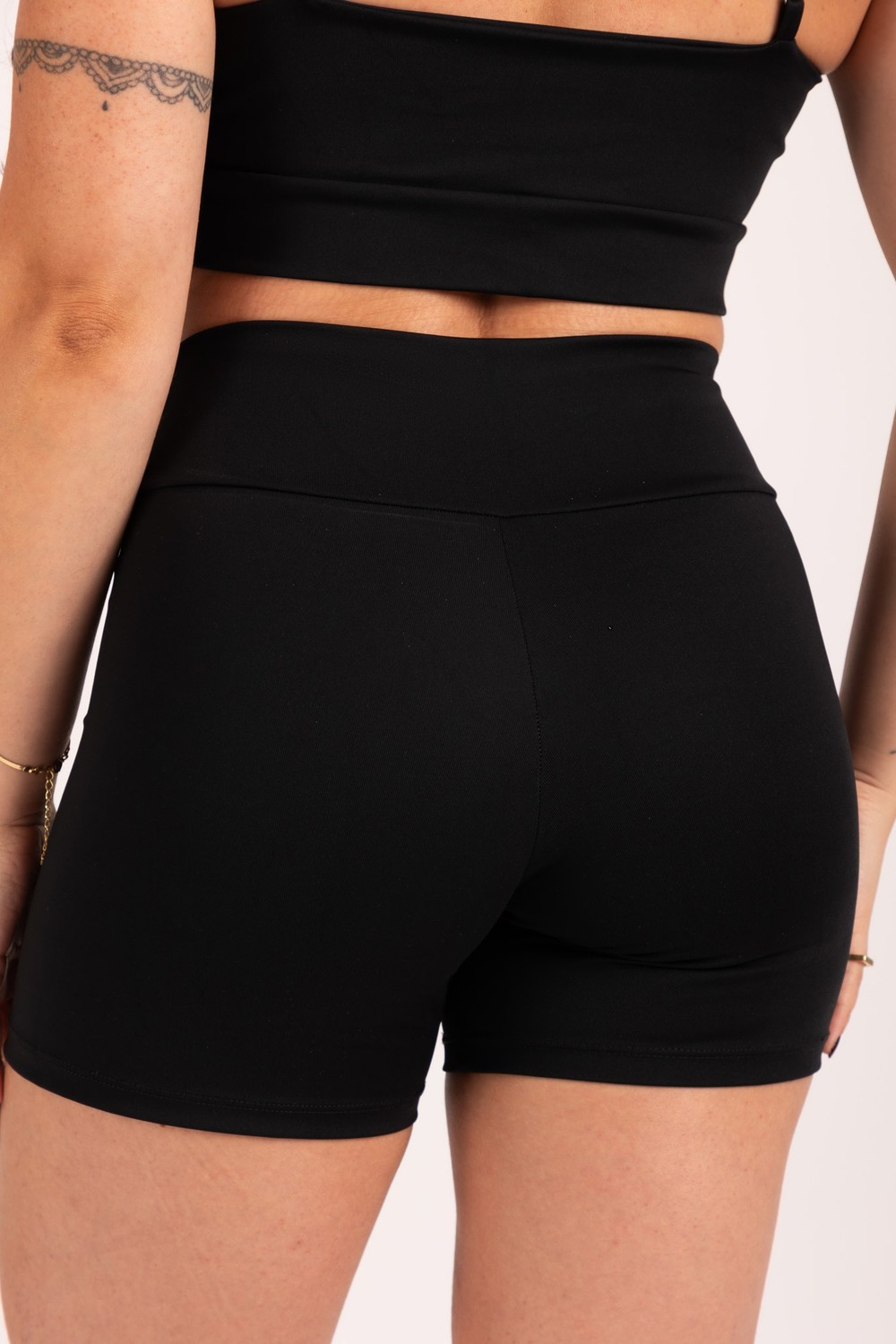 Short Basic Preto