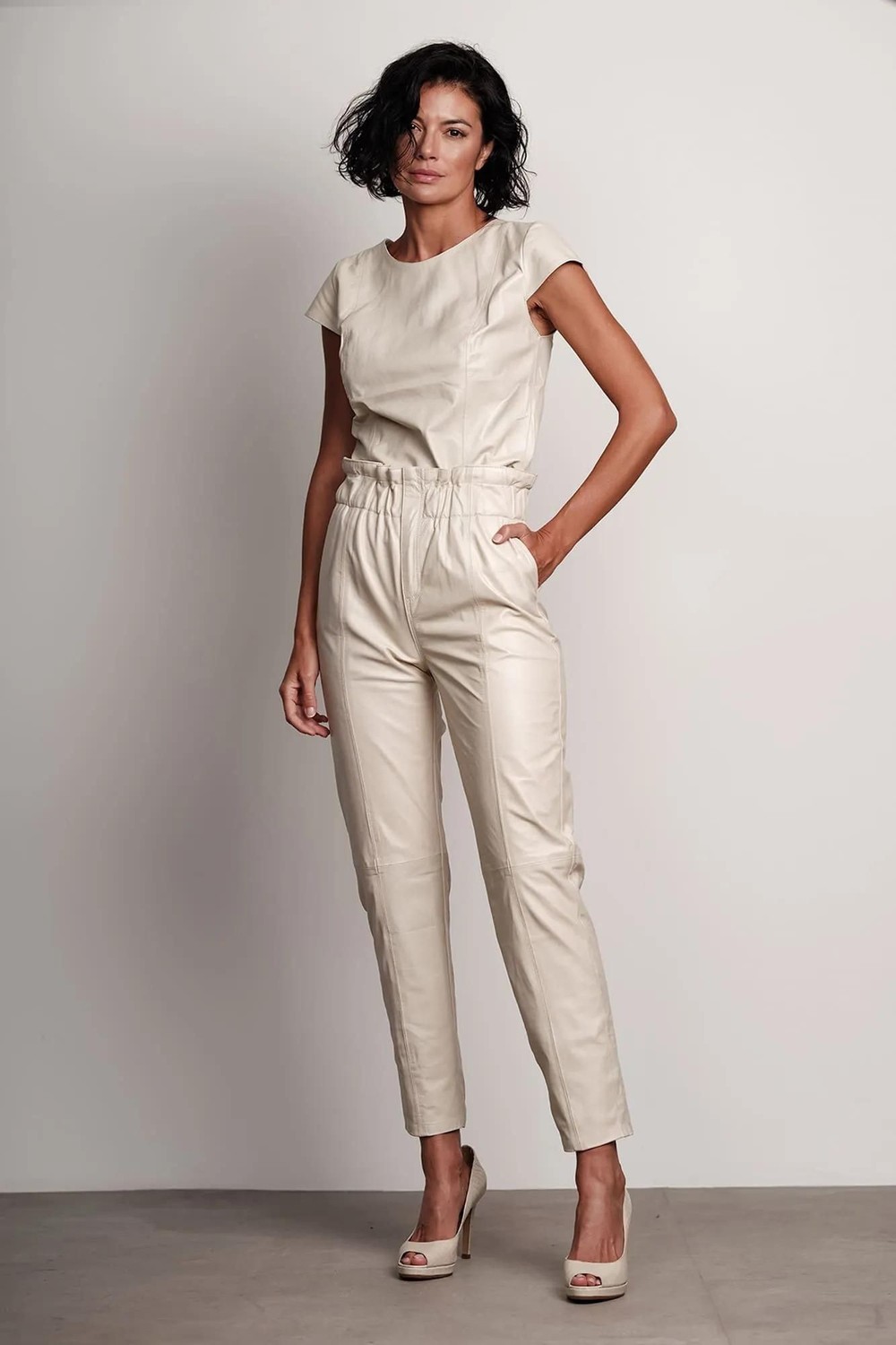 Cropped Off White Couro Nadia