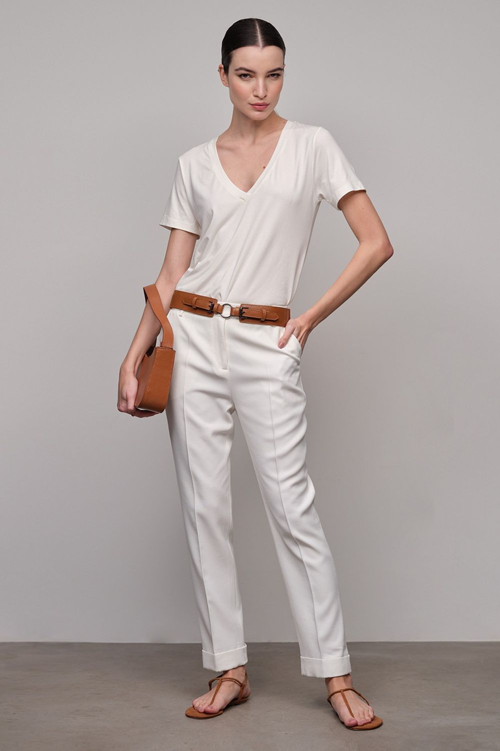 Calça com Bolso Crepe Patou Off White Fabia 