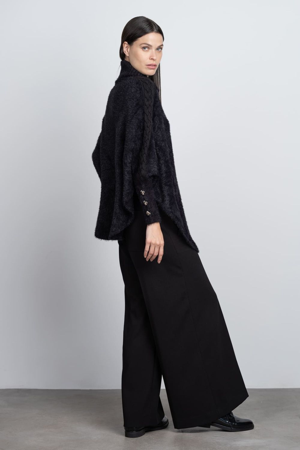 Poncho Tricot Preto Amanda 