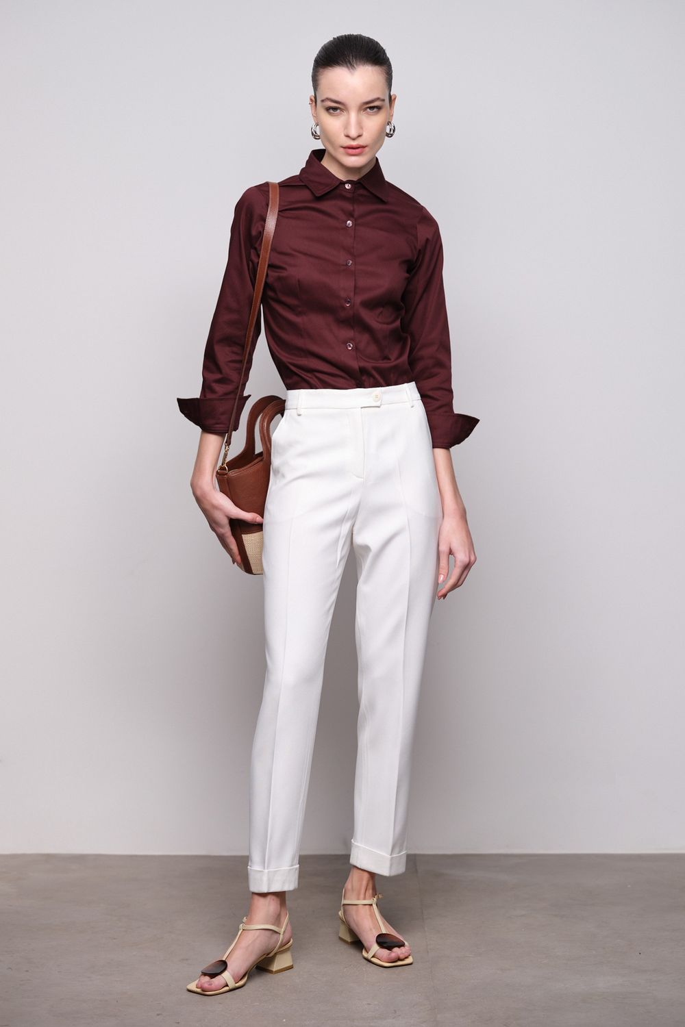 Calça com Bolso Crepe Patou Off White Fabia 