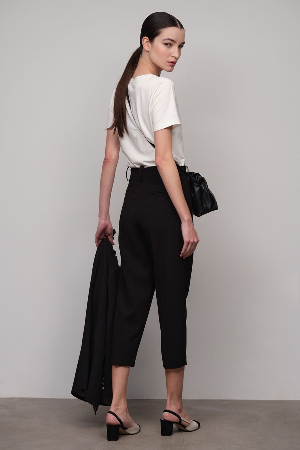 T-Shirt Decote V Off White Edna
