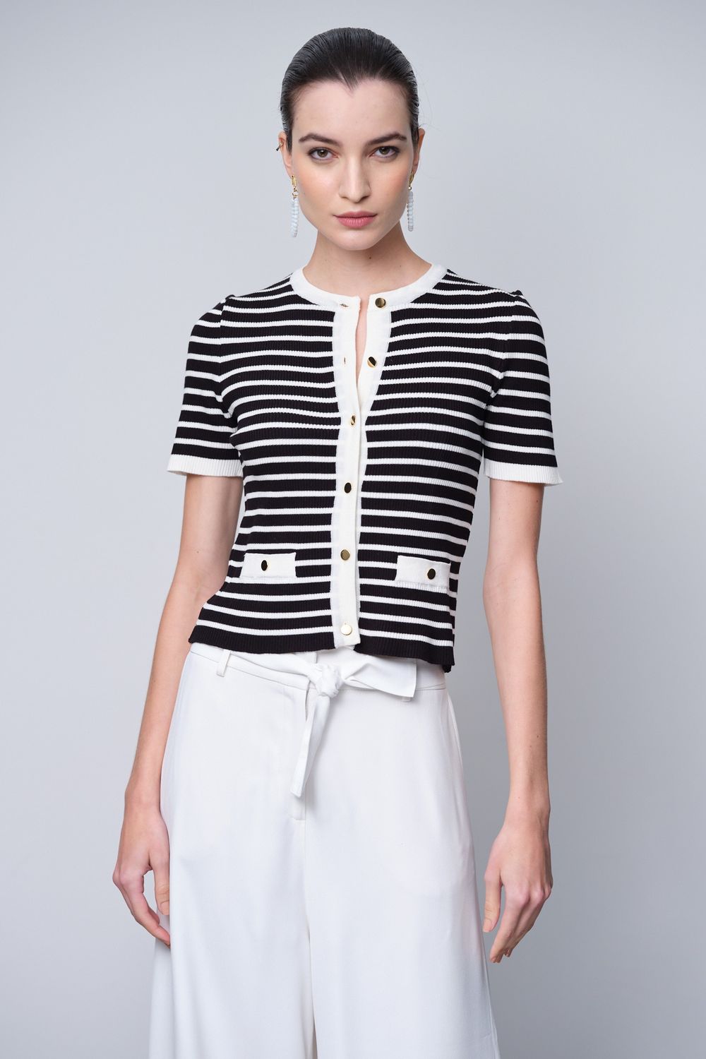 Blusa Listrada Preta e Off White Dolores