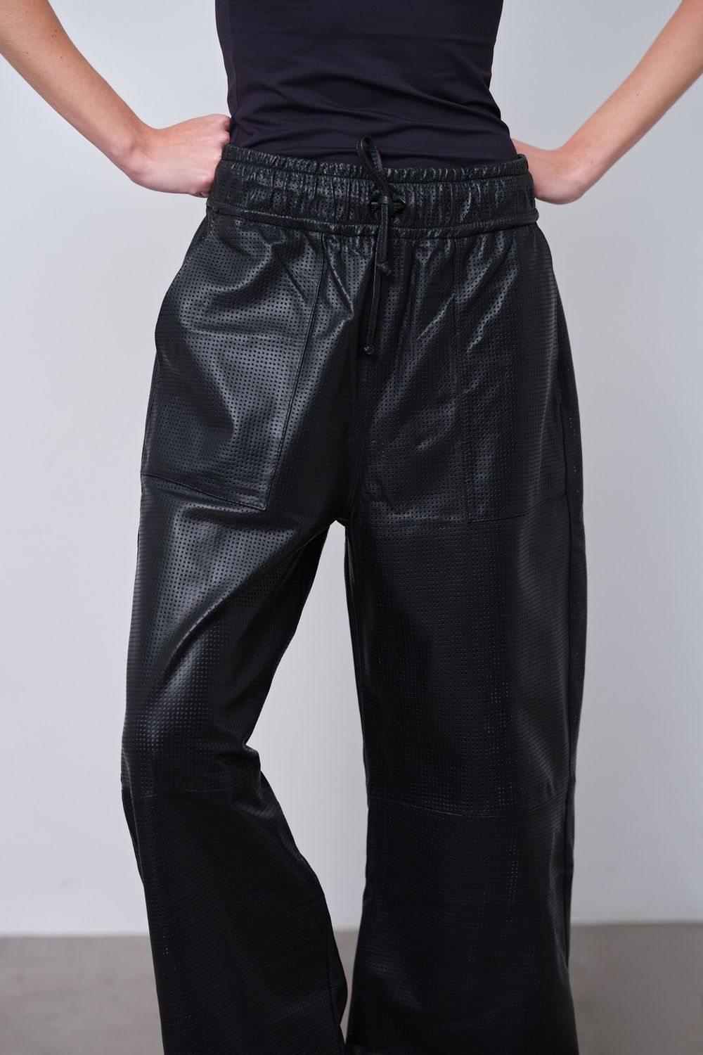 Calça  Pelica Preta Mica