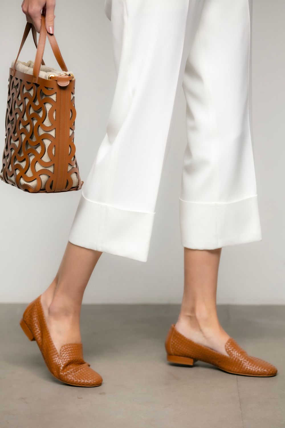 Calça Cropped Crepe Patou Off White Roberta