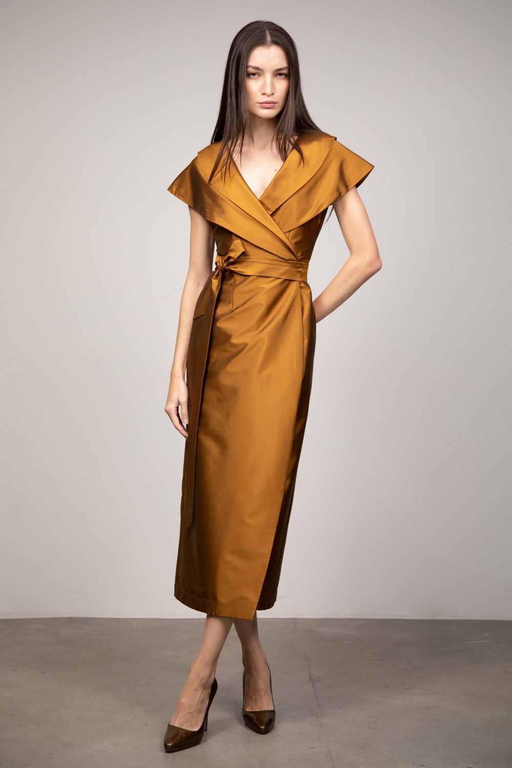 Vestido Tafetá Dourado Manuela