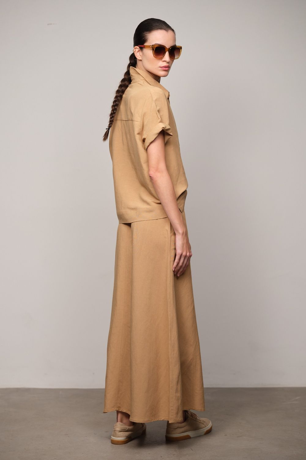 Saia Midi em Viscolinho Camel Andressa