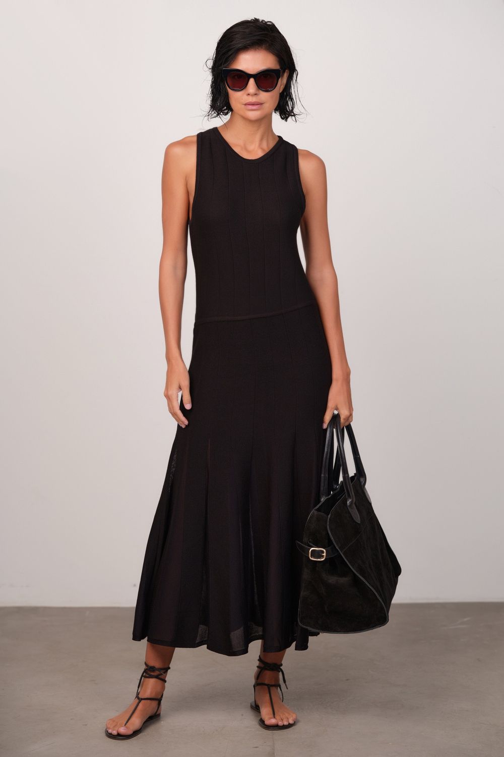 Vestido Midi de Tricot Preto Alice