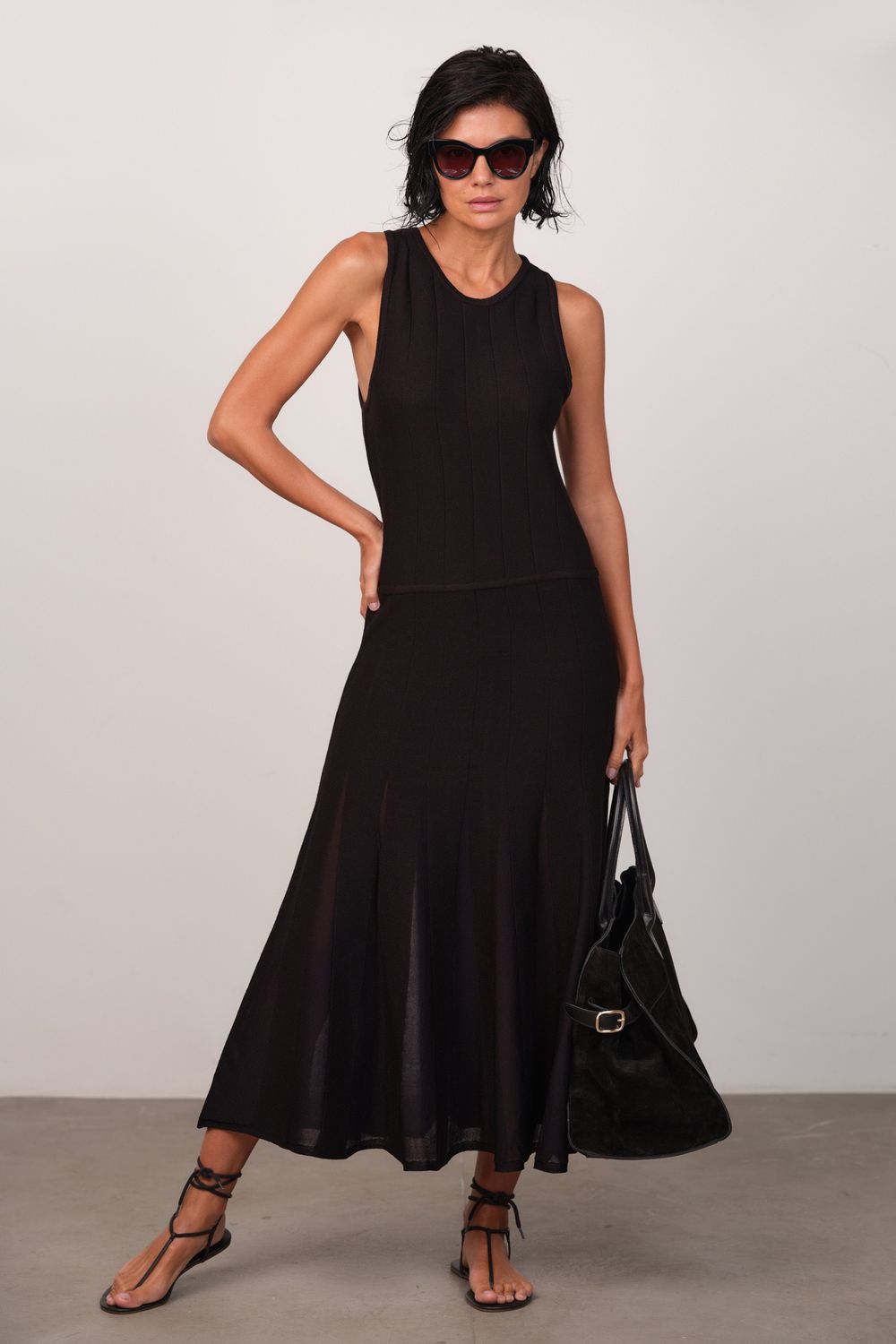 Vestido Midi de Tricot Preto Alice