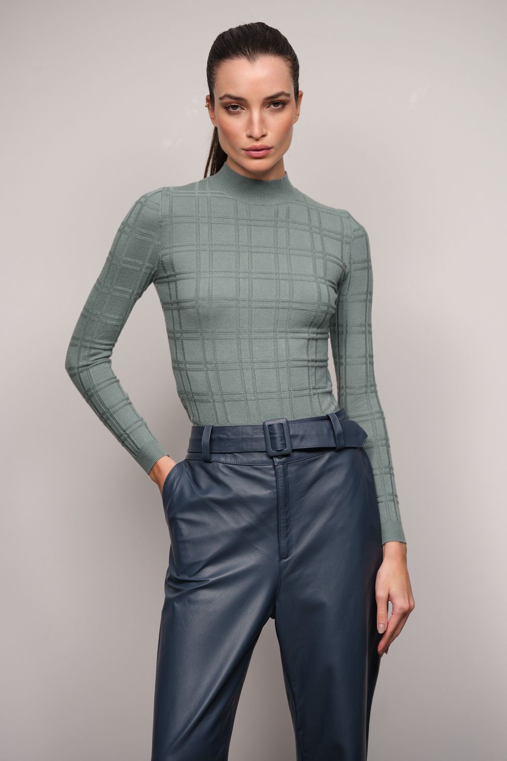Calça Couro  Pelica Petróleo Valentina