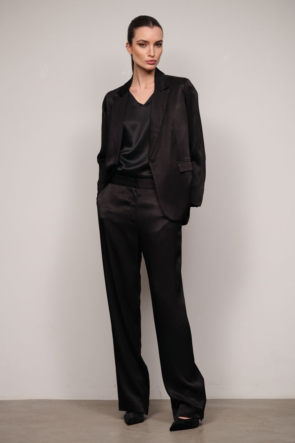 Blazer Crepe Acetinado Preto Helena