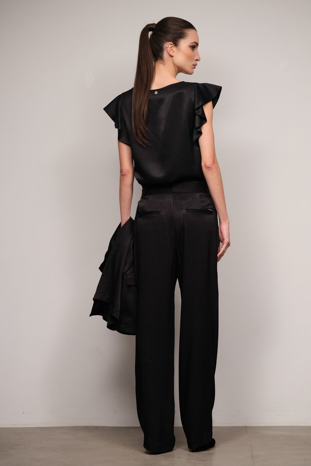 Calça Crepe Acetinado Preto Helena