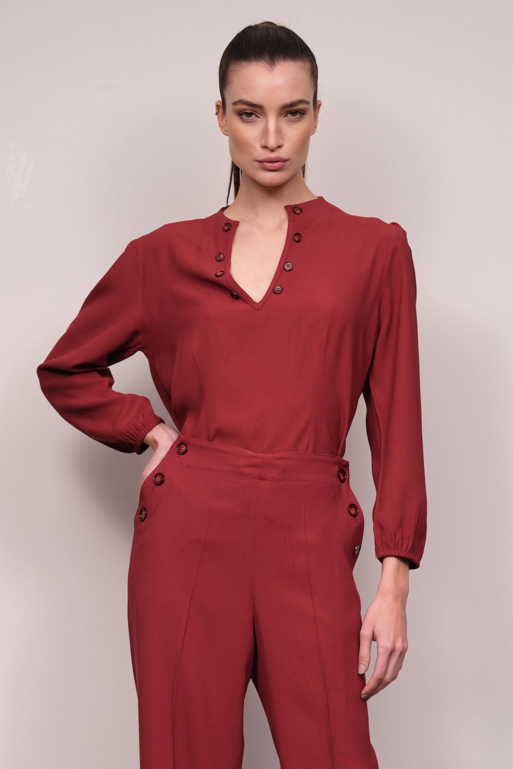 Blusa Crepe Patou Decote V Vinho Julieta