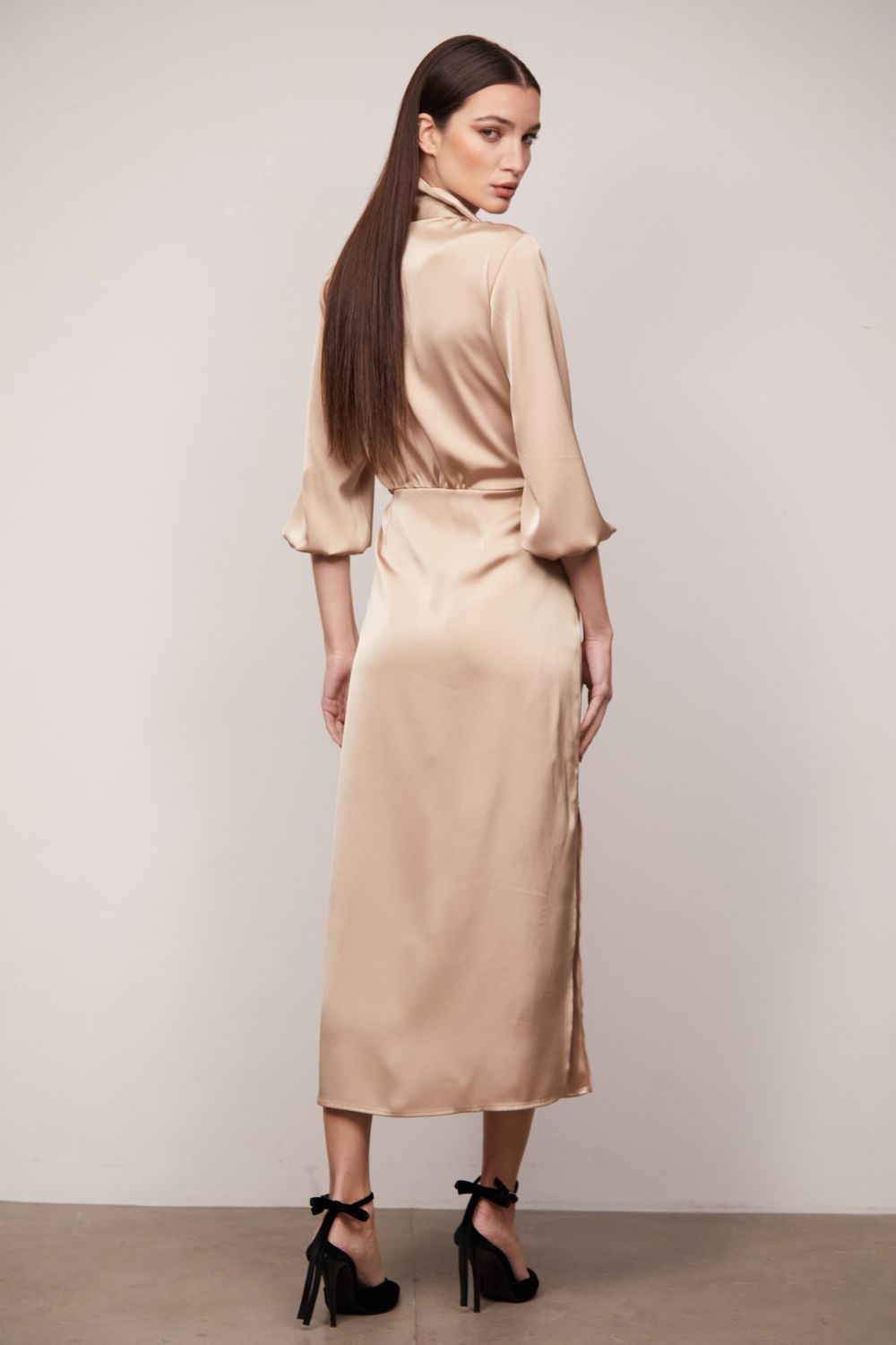 Vestido Midi em Crepe de Cetim Olivia
