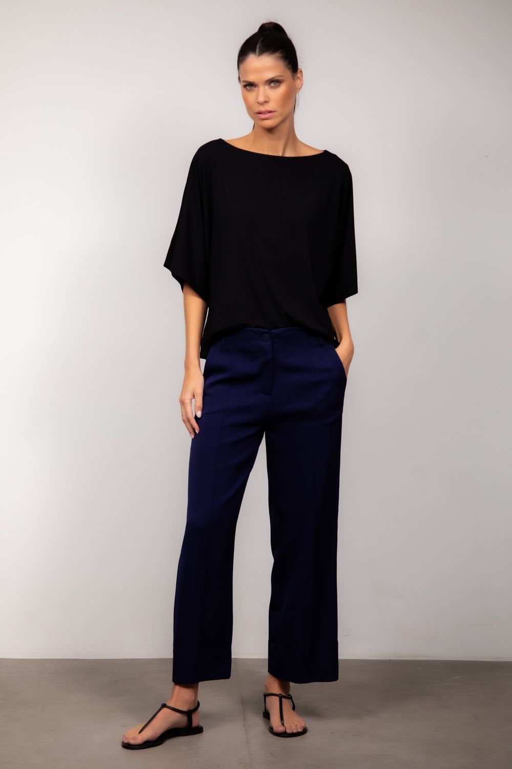 Blusa Ampla em Viscose Preto Tereza
