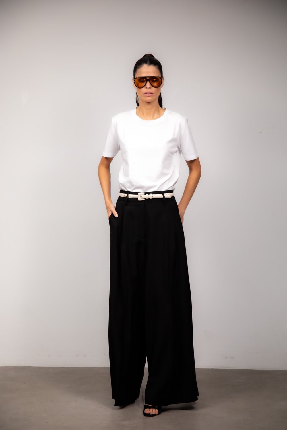Cinto Fino em Couro Off White Leia