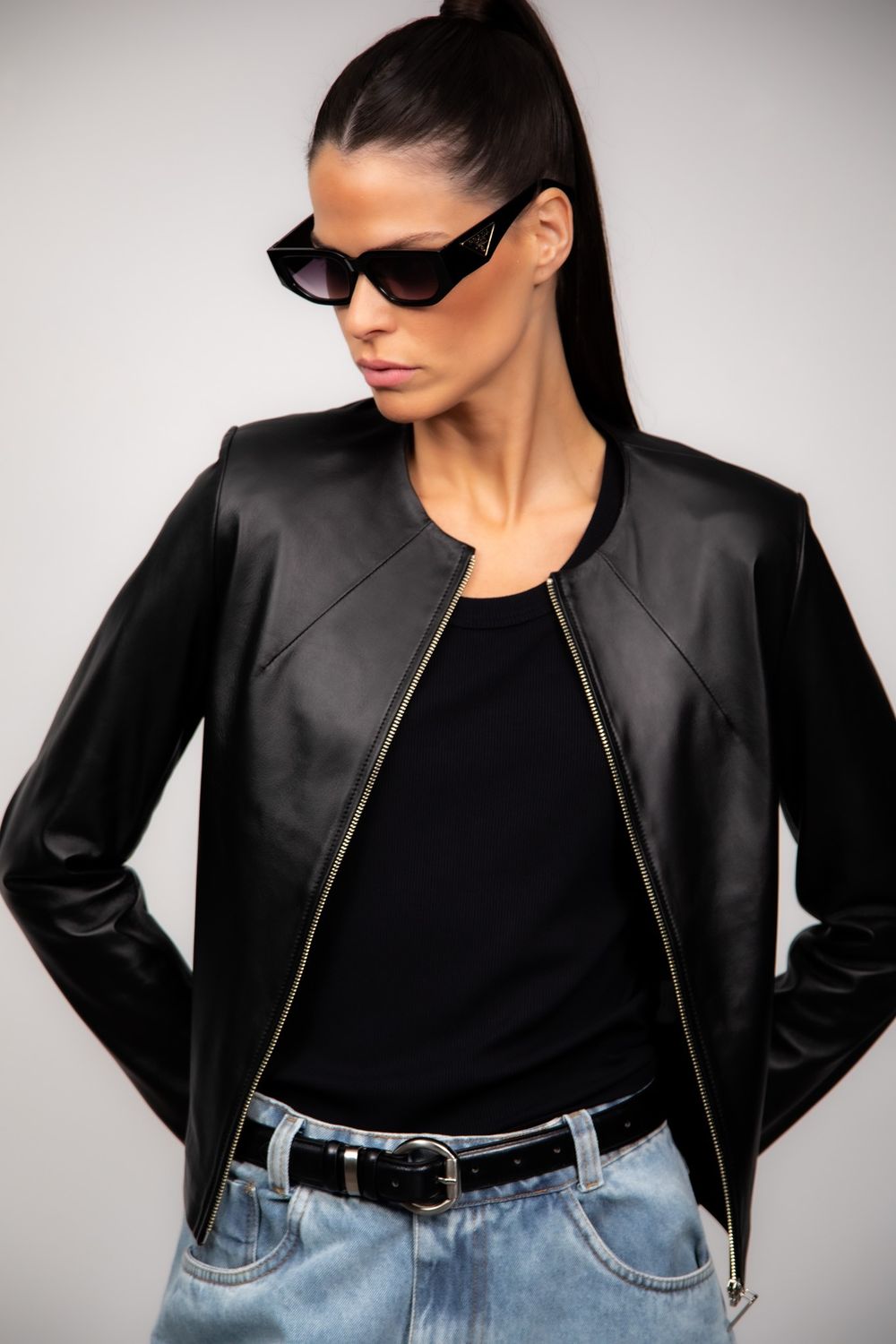Cinto em Couro com Fivela em Metal Preto Carla