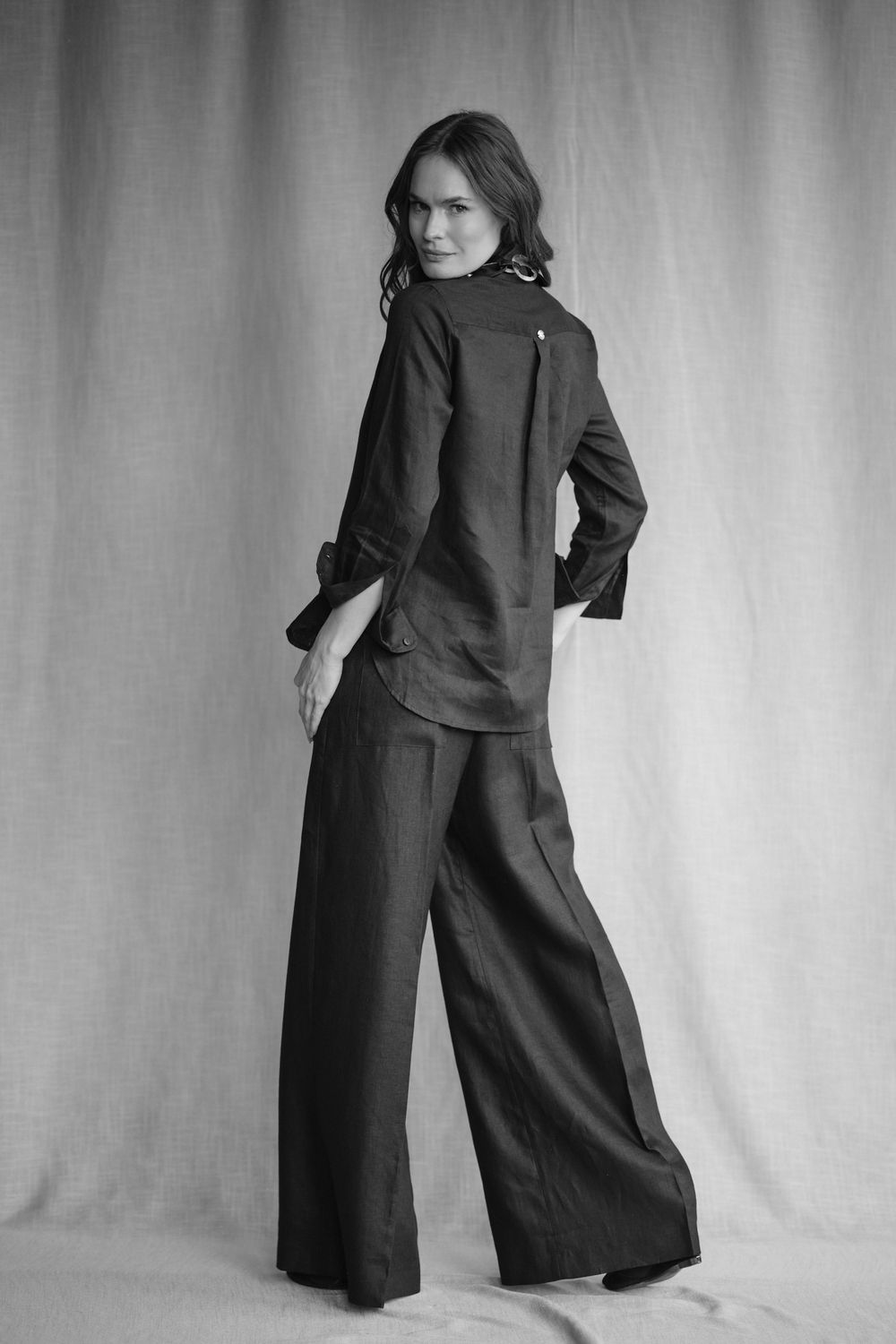 Calça Pantalona Linho Preto Valentina CB