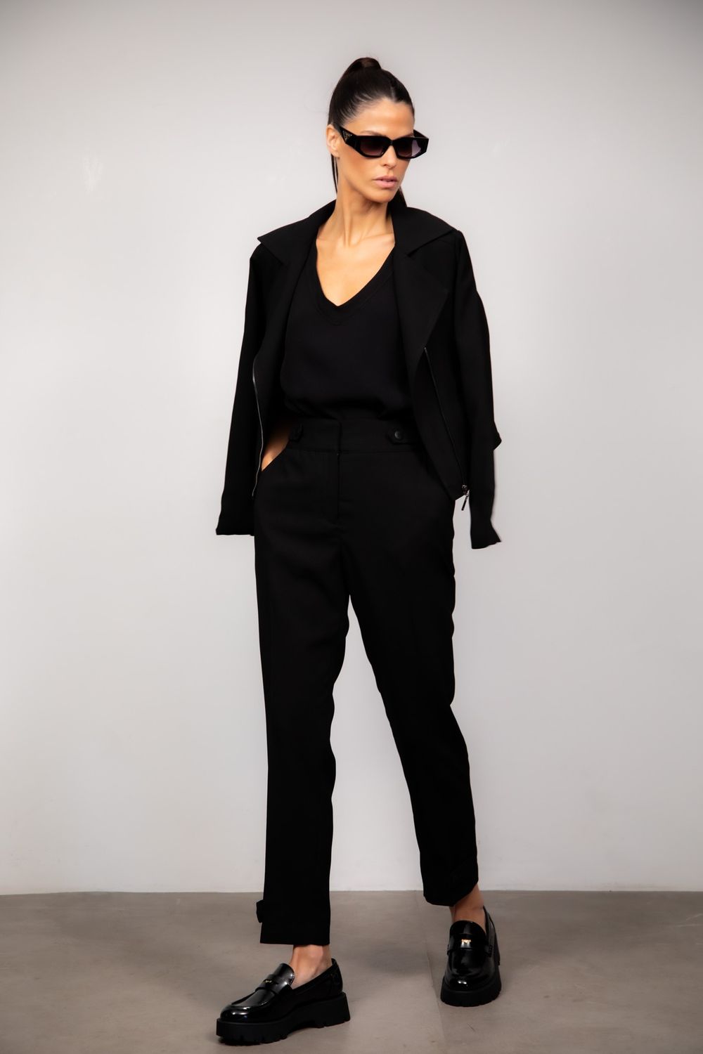 Calça Reta Crepe Preto Duda