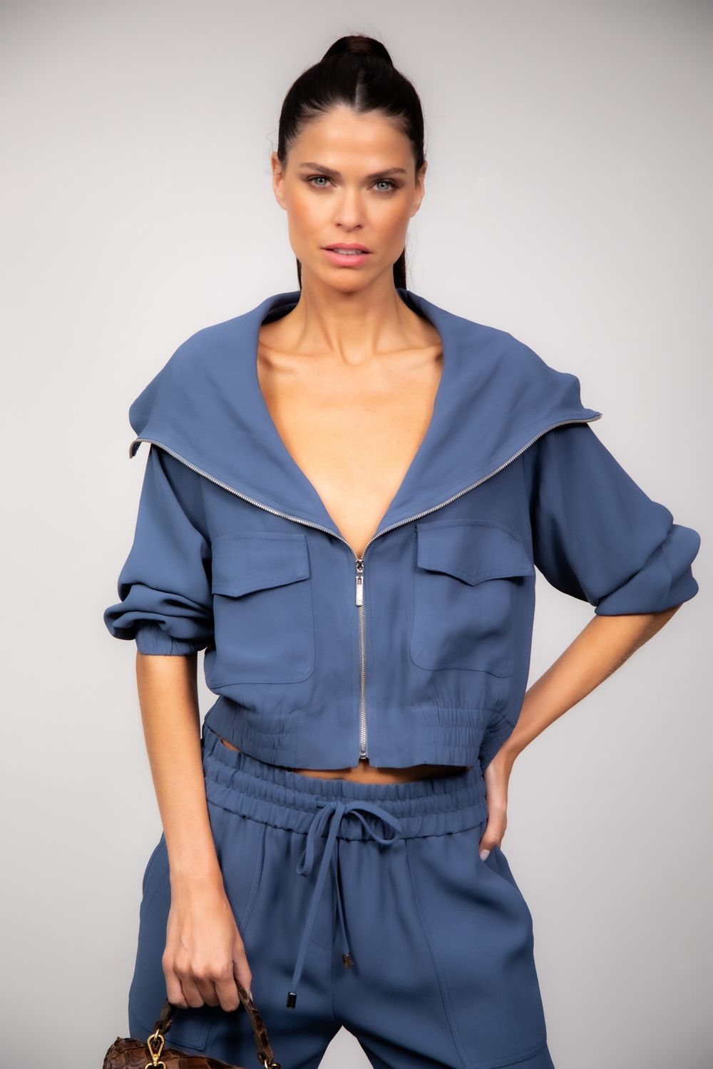 Jaqueta Bomber Crepe Azul Renata