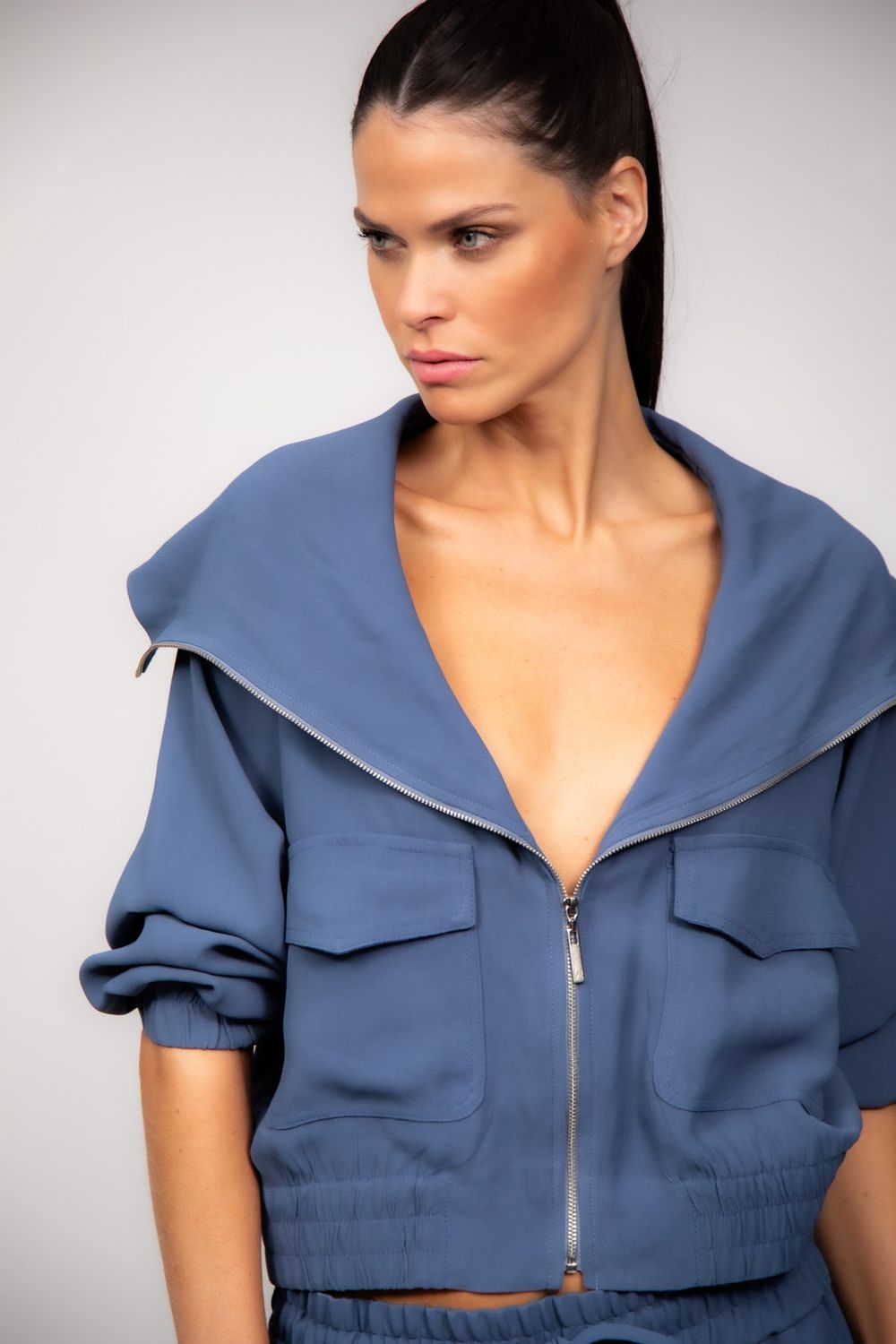 Jaqueta Bomber Crepe Azul Renata