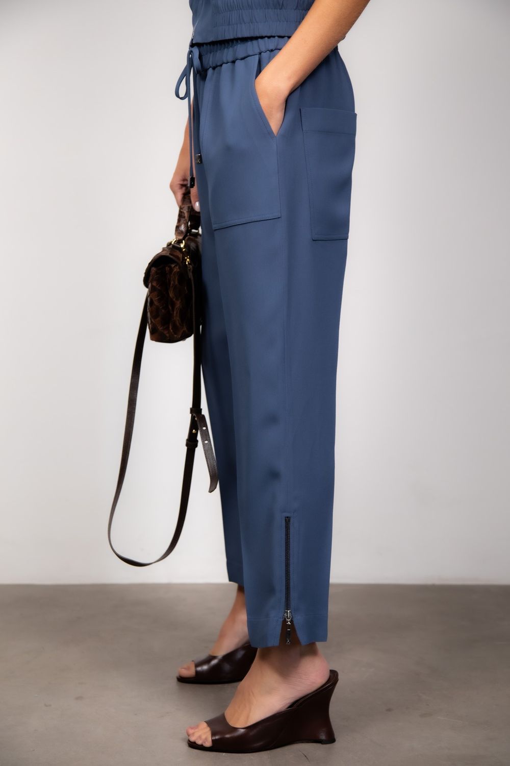 Calça Jogging Crepe Azul Renata