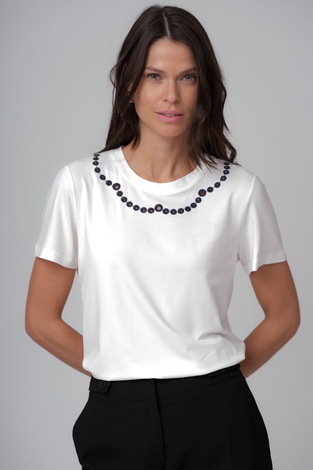 Blusa com Bordado Off White Elaine