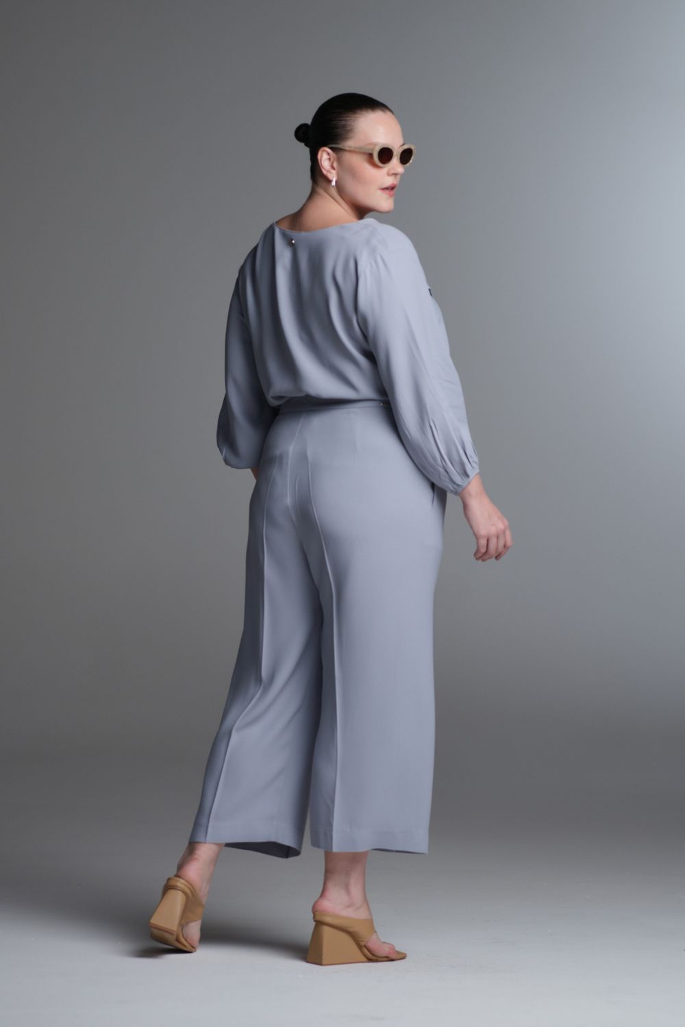 Calça com Transpasse Crepe Azul Elisa