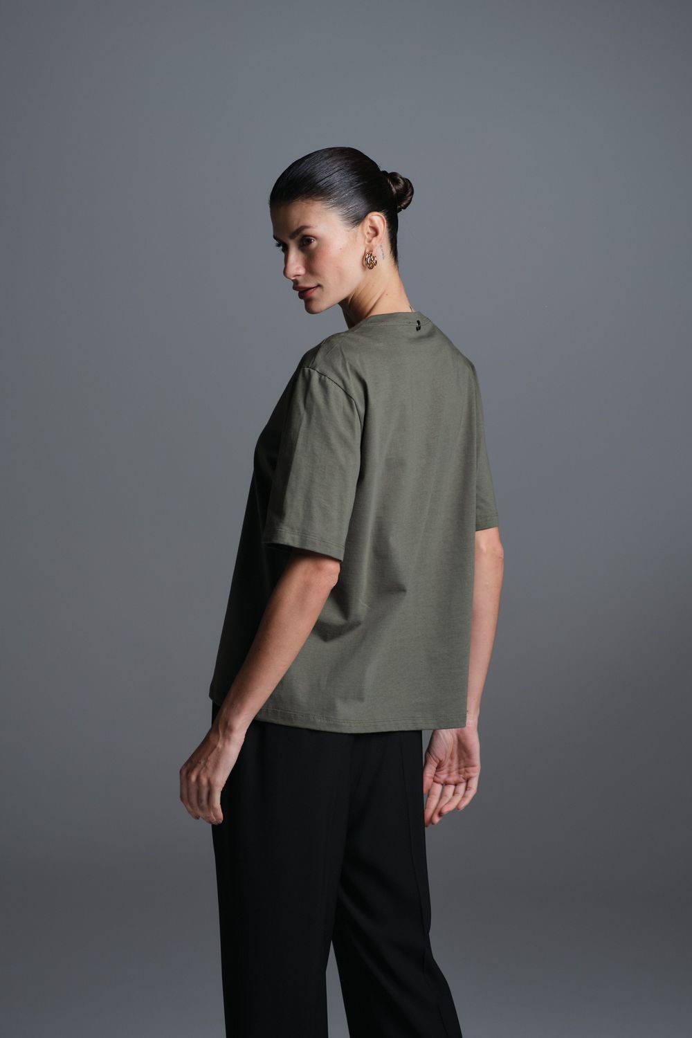 Camiseta Decote V Militar Claudia