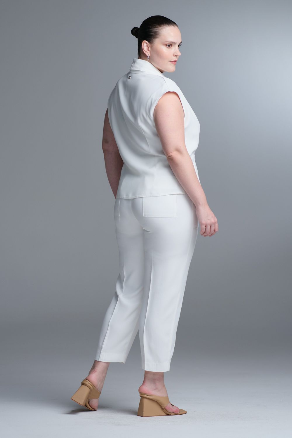 Calça em Crepe Off White Josefina