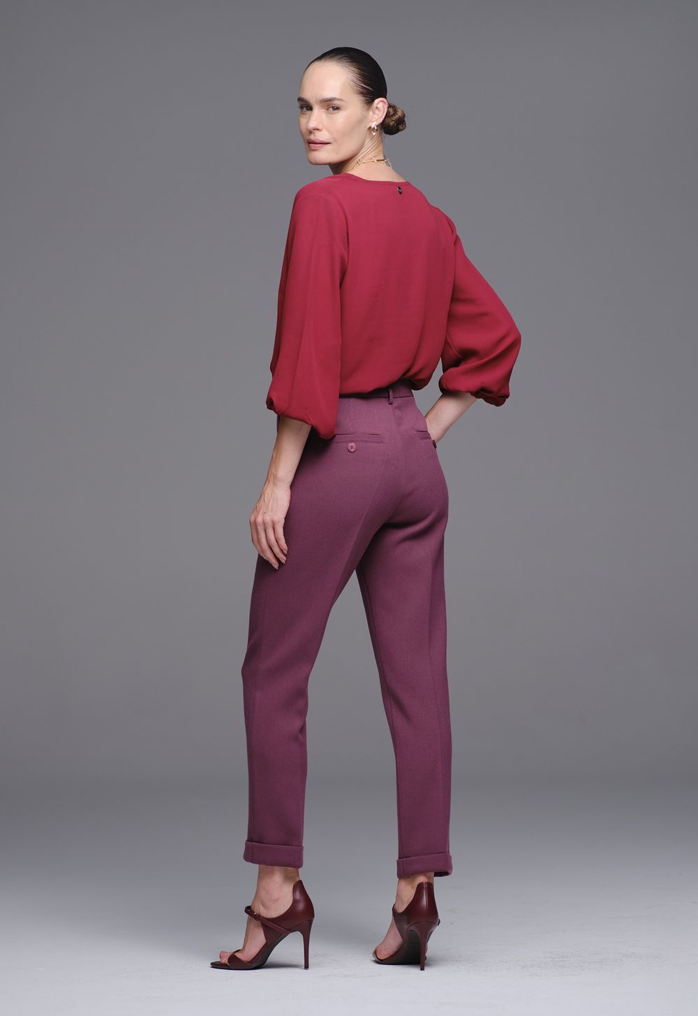 Blusa Crepe Cereja Manuela