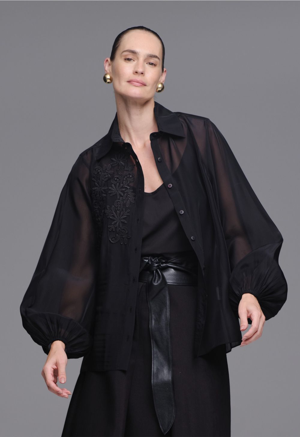 Camisa Organza  com Aplique Preta Caroline