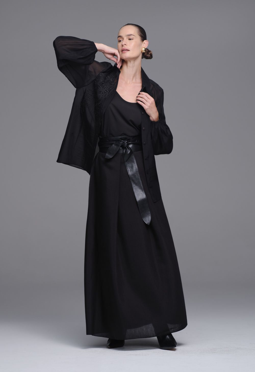 Camisa Organza  com Aplique Preta Caroline