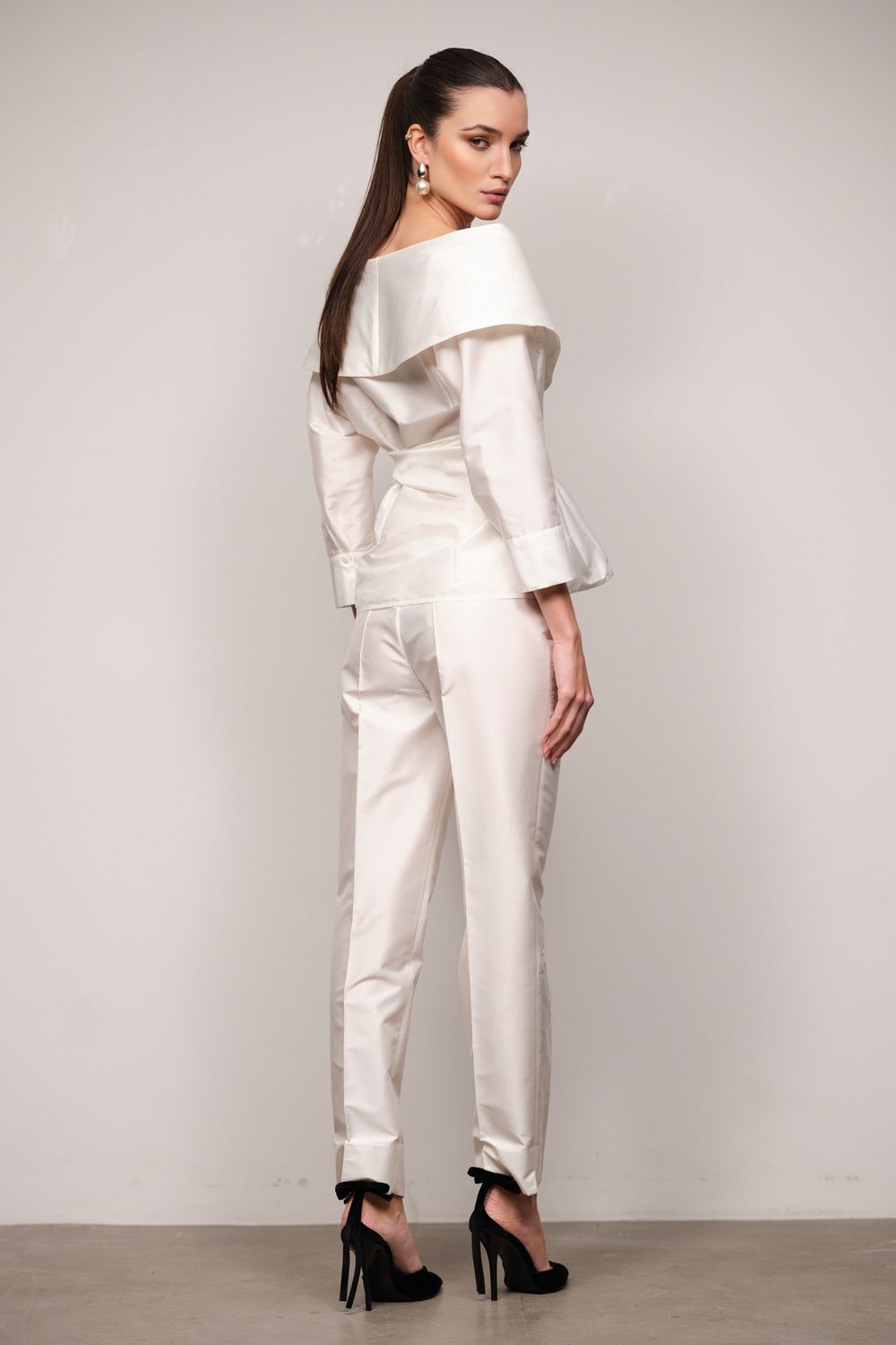 Calça Reta Tafetá  Off White Jackie