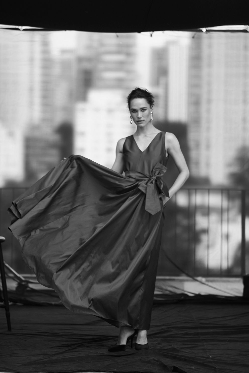 Vestido Tafetá Cinza Natalia 