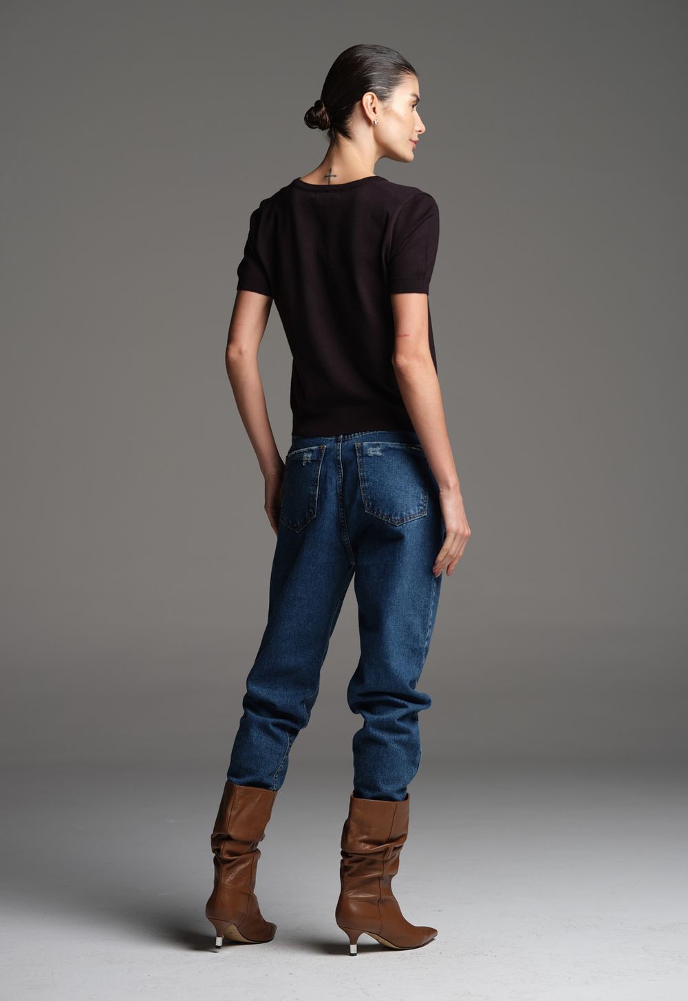 Blusa Trico Decote V Preto Madalena