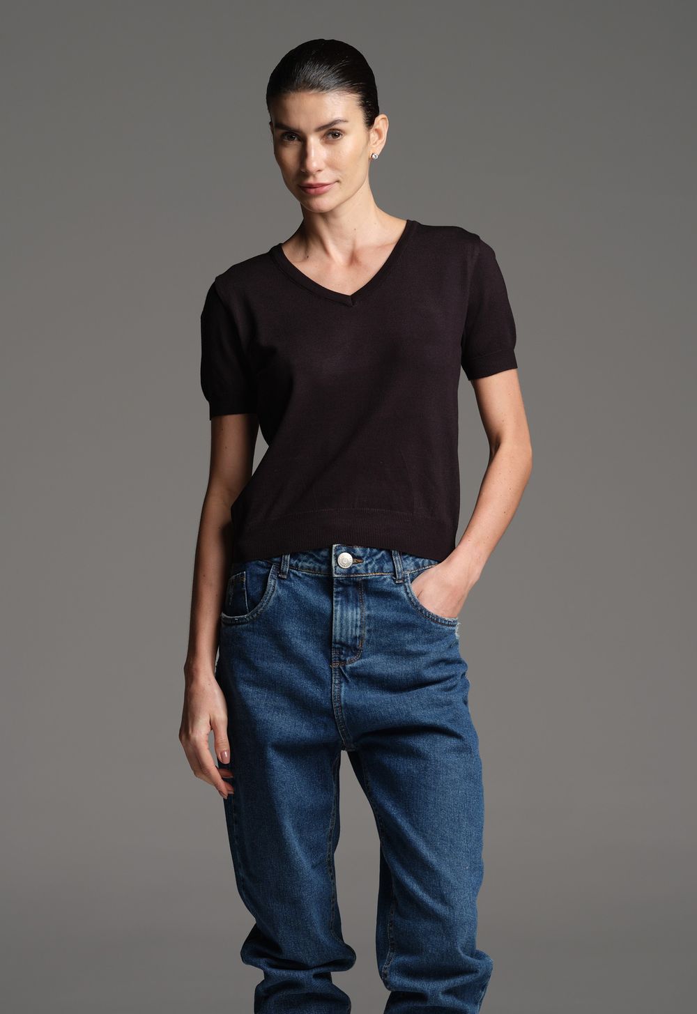 Blusa Trico Decote V Preto Madalena