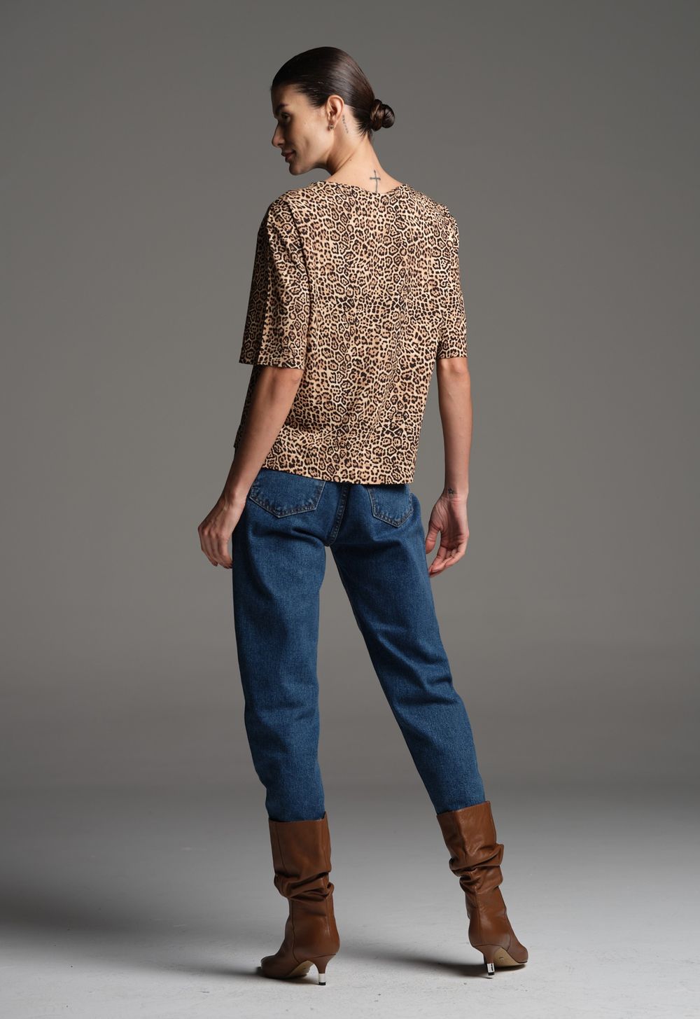 Blusa Malha Decote V Animal Print Emilia