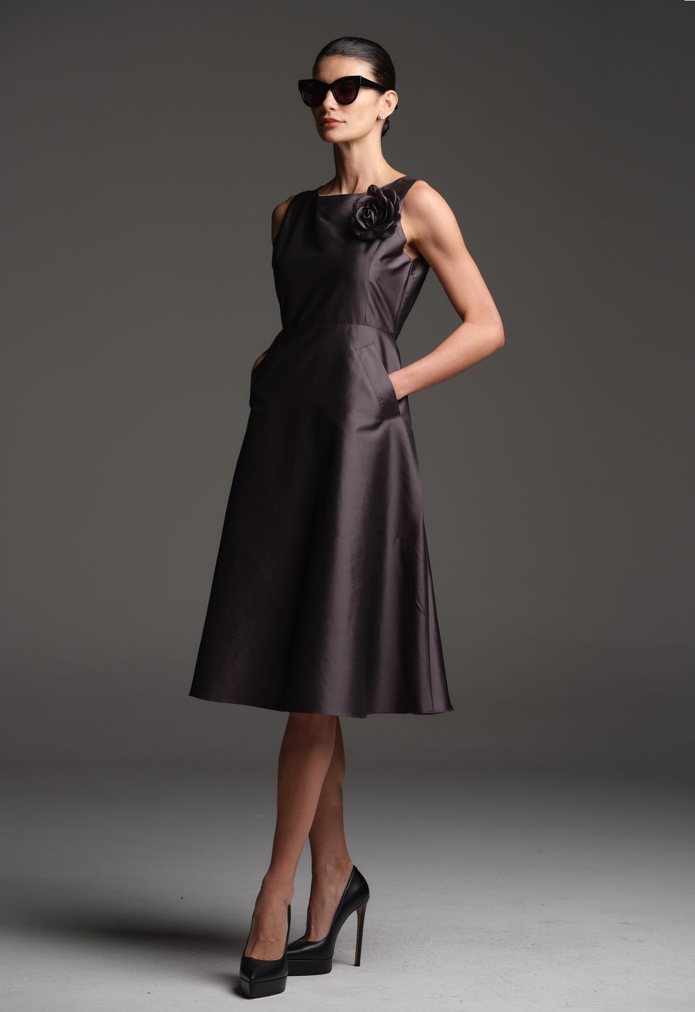 Vestido Evase Tafetá Cinza Chumbo Livia