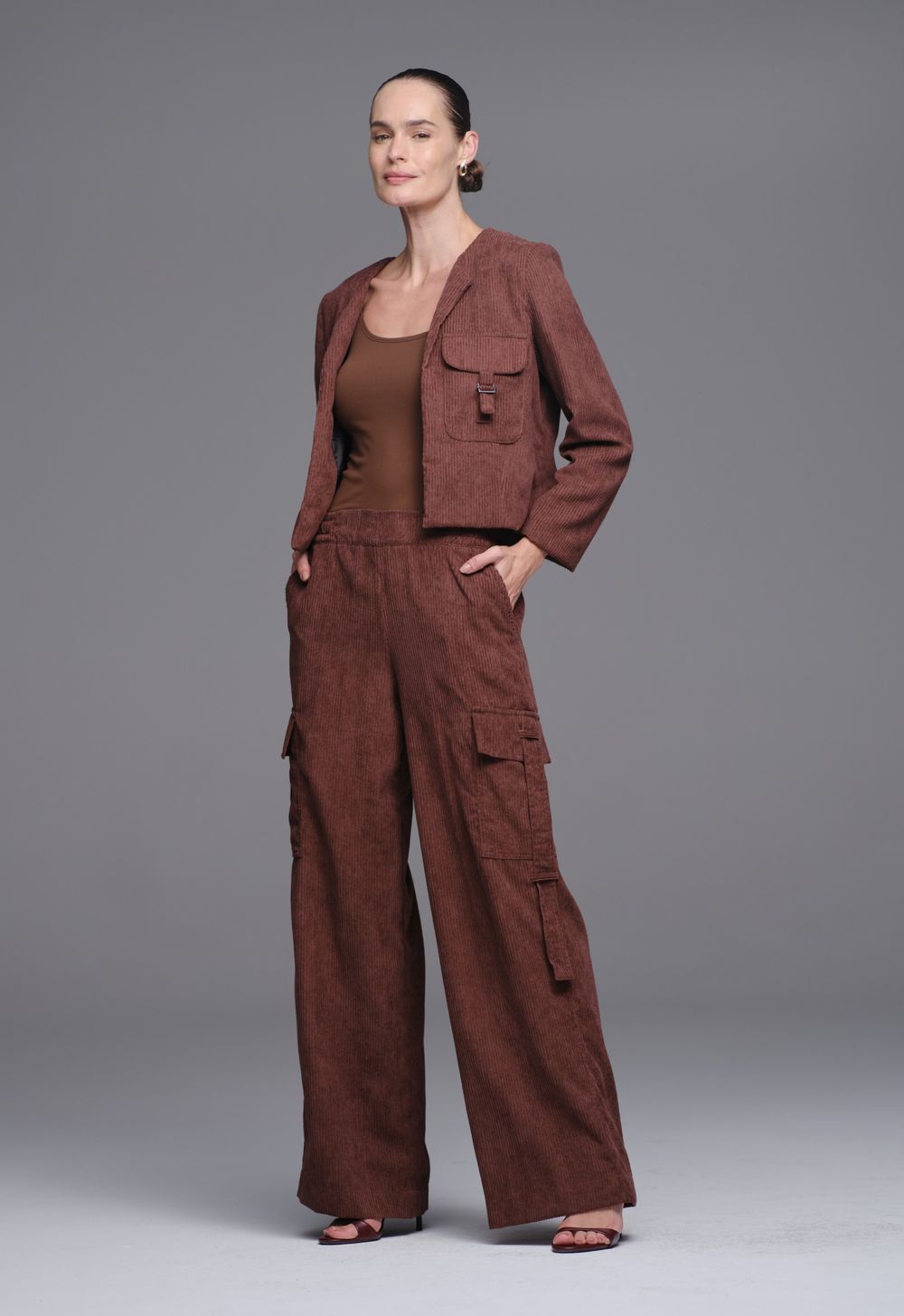 Calça Pantalona Cargo Veludo Cotele Isadora