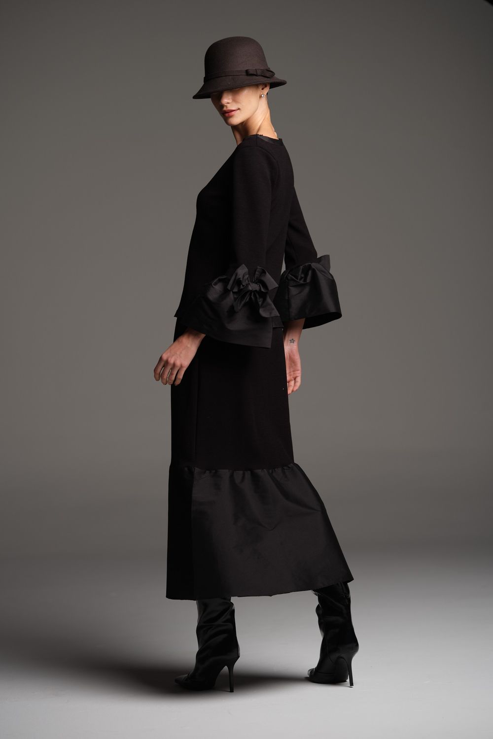 Blusa Malha Boucle com Tafetá Preto Zaya