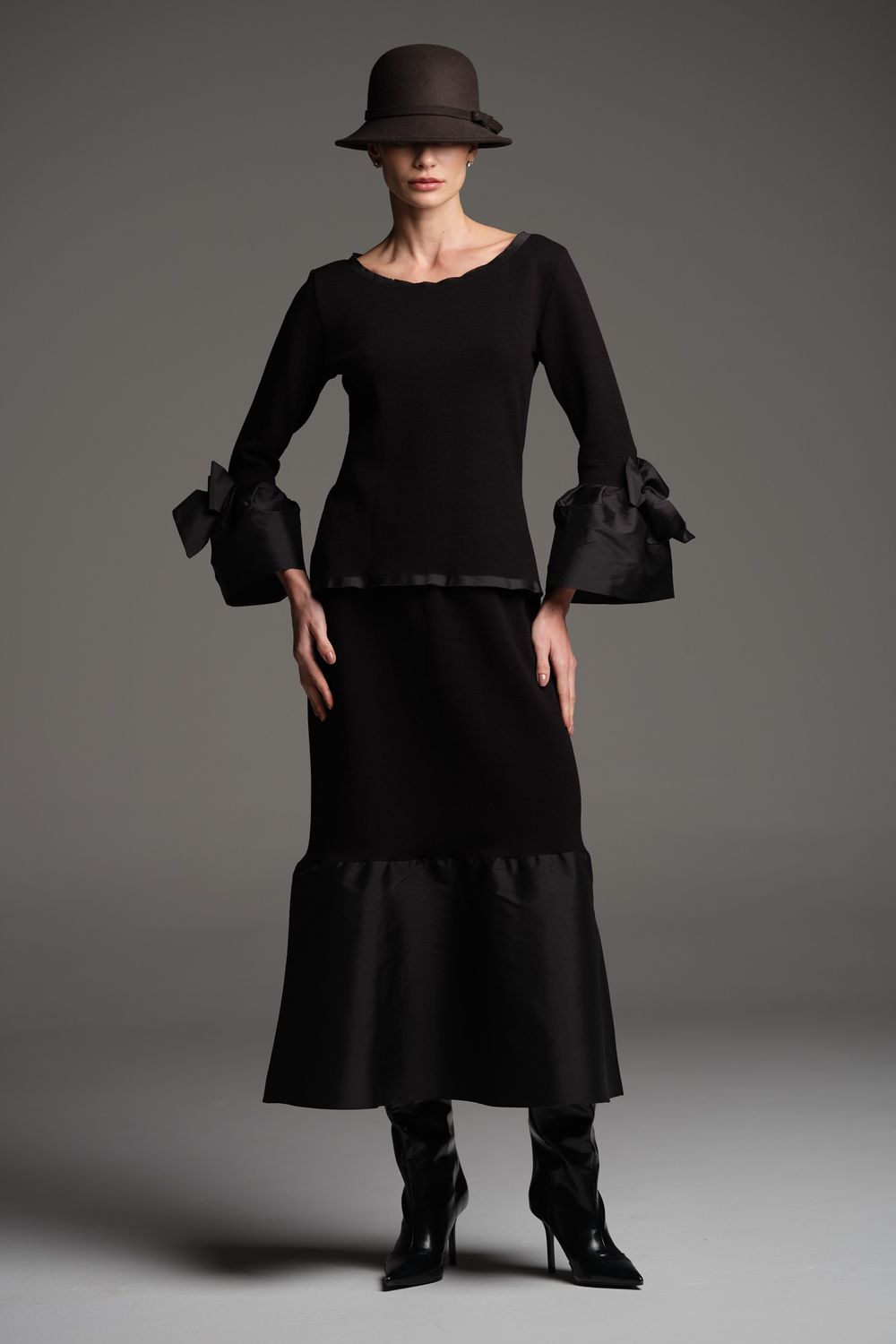 Blusa Malha Boucle com Tafetá Preto Zaya