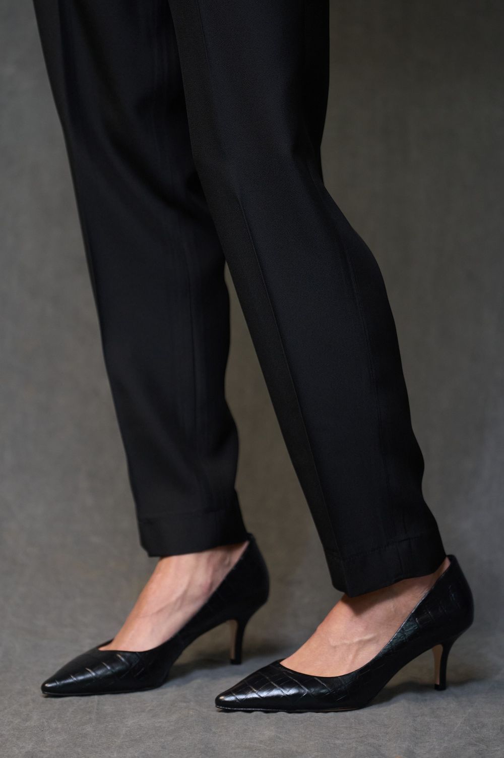 Scarpin Couro Salto 5 Croco Preto Meghan