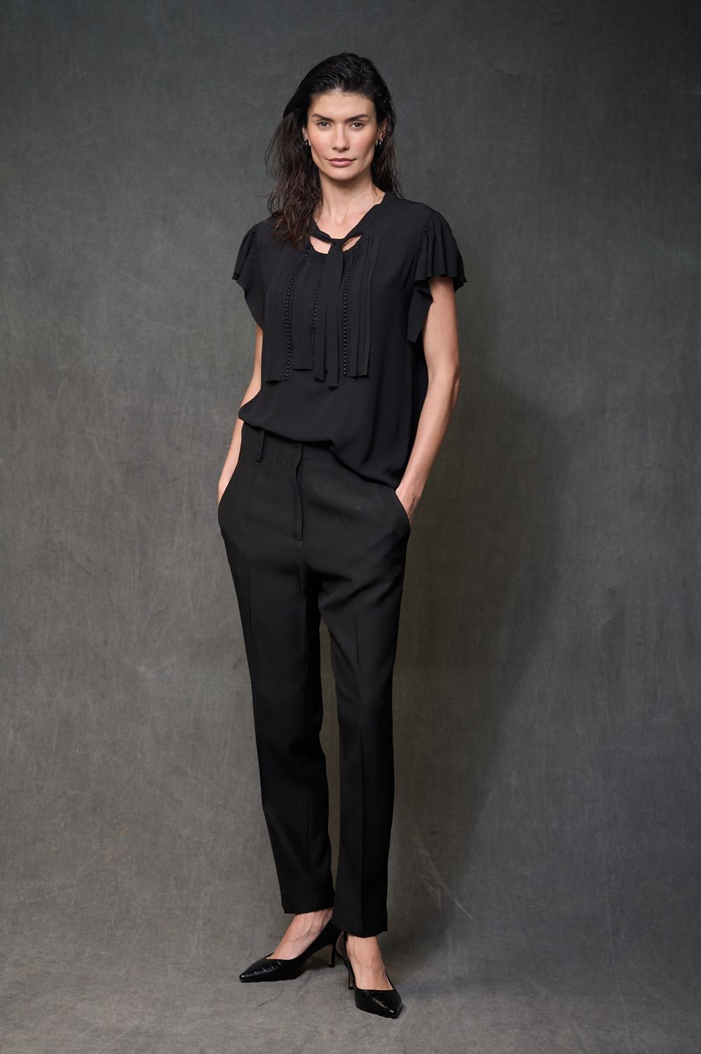 Blusa Crepe Manga Curta Preto Cristina