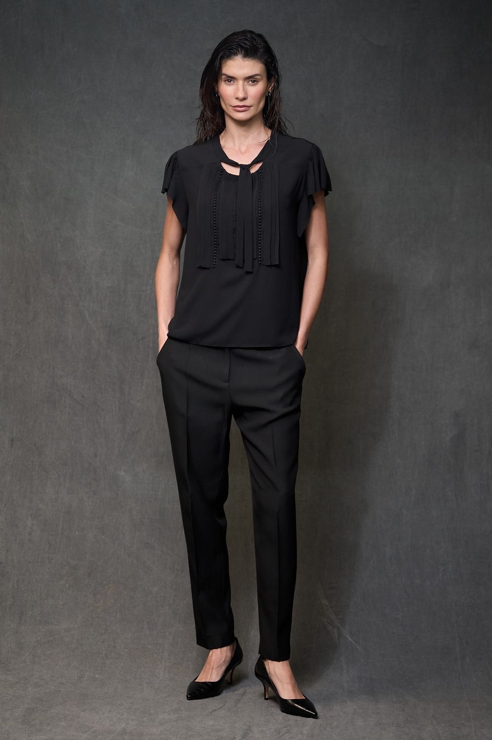 Blusa Crepe Manga Curta Preto Cristina