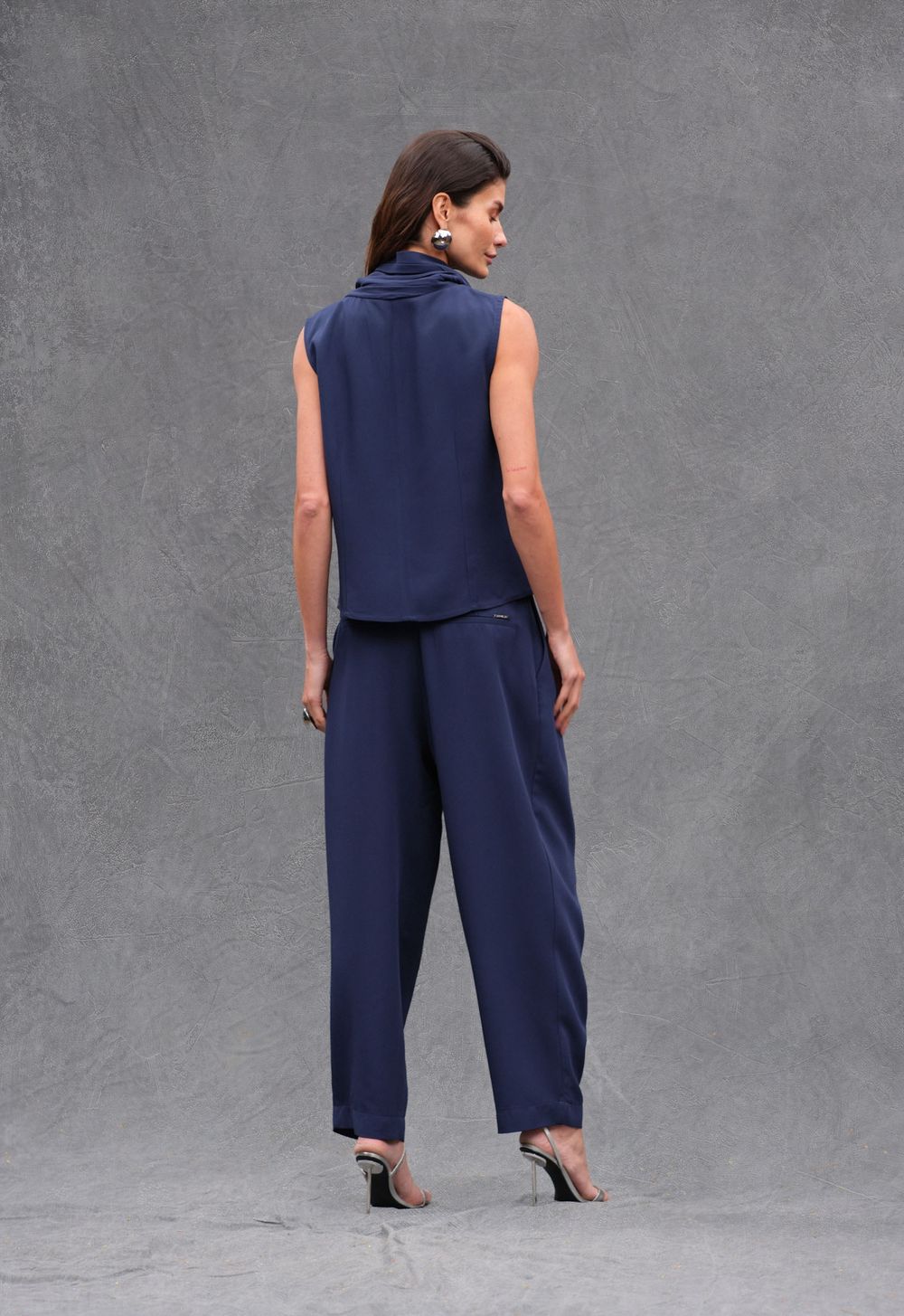 Calça Reta Crepe Marinho Maitê