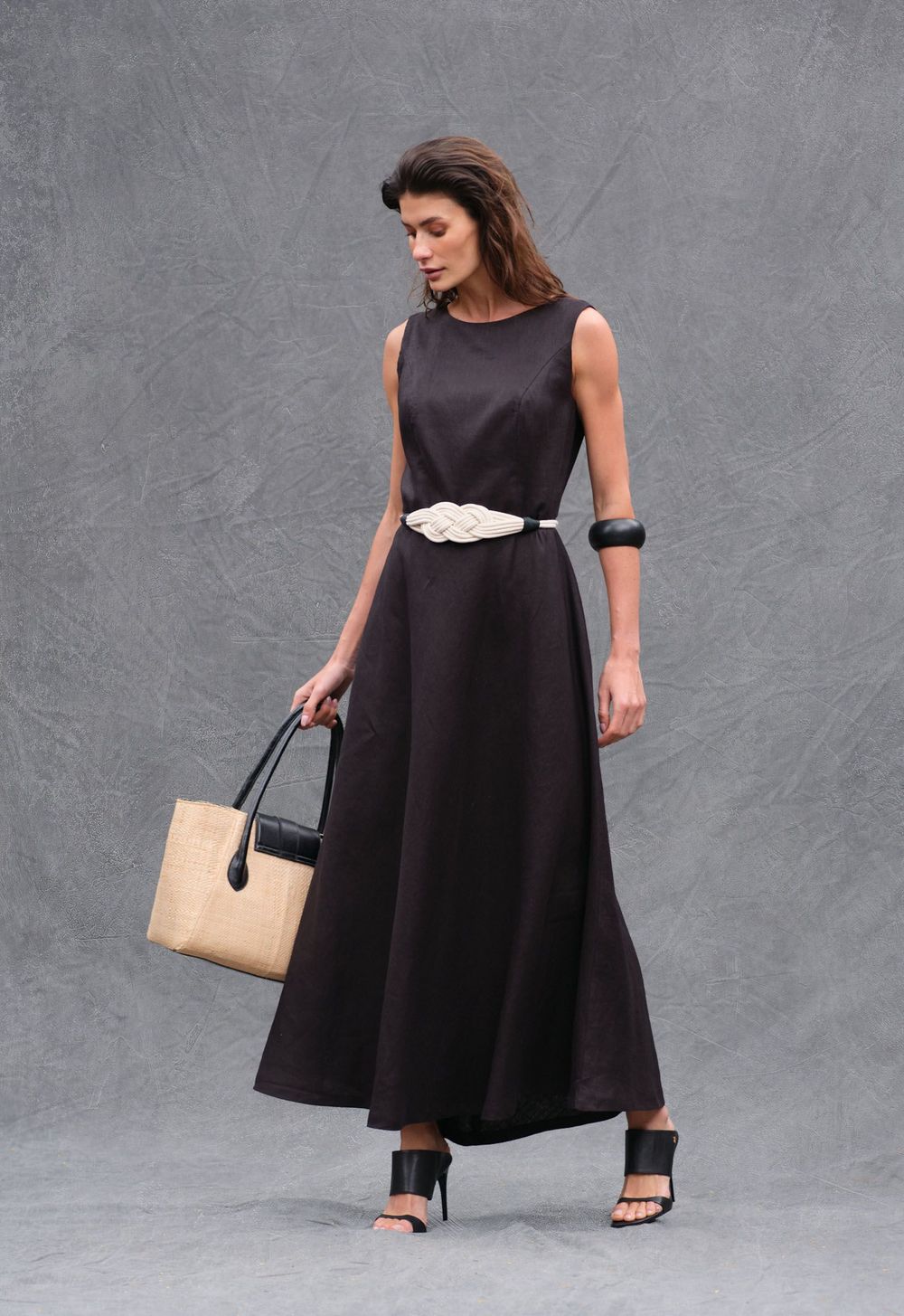 Vestido Midi Linho Preto Vanessa