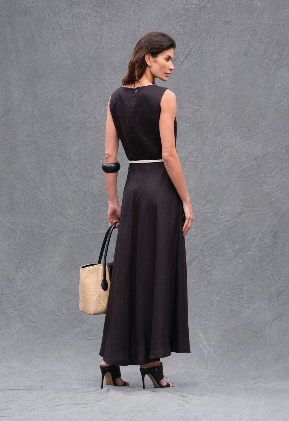 Vestido Midi Linho Preto Vanessa