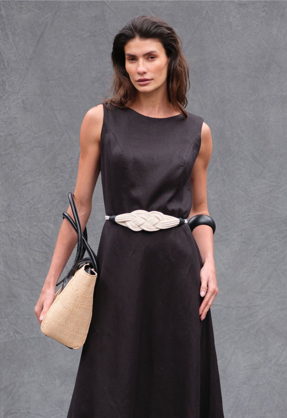 Vestido Midi Linho Preto Vanessa