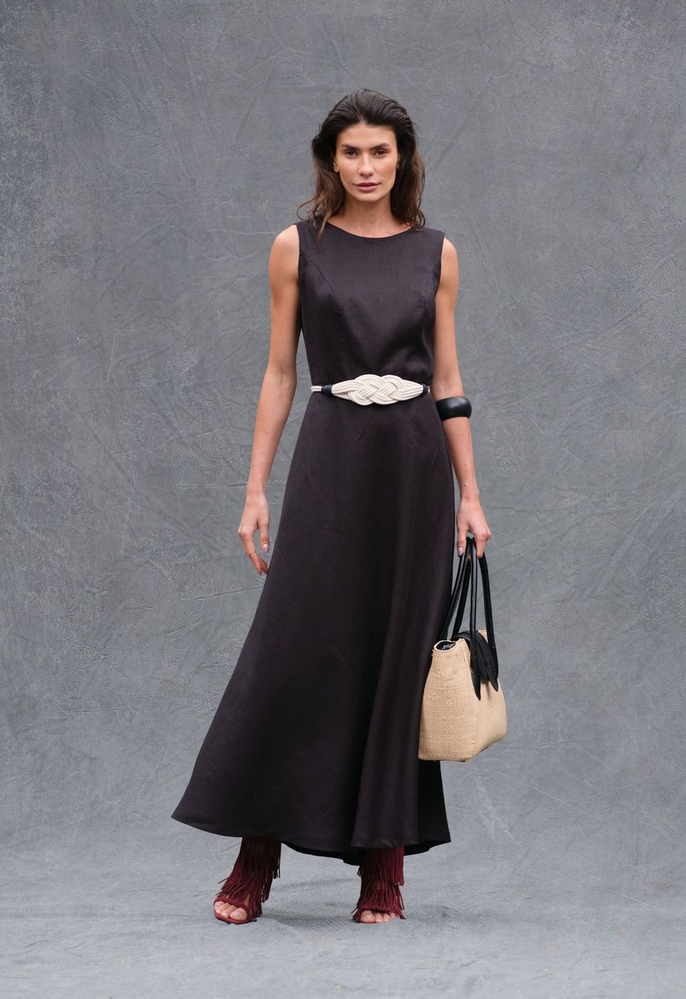 Vestido Midi Linho Preto Vanessa